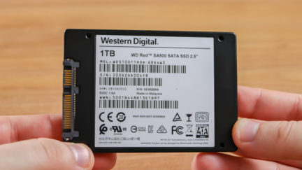 Обзор WD Red SA500 1TB 2.5″ – Надёжный и крутой SSD для NAS