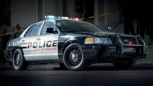 Краткая история Ford Crown Victoria — полицейского автомобиля из игр, кино и сериалов